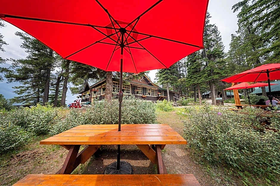 Storm Mountain Lodge Cabins Dining