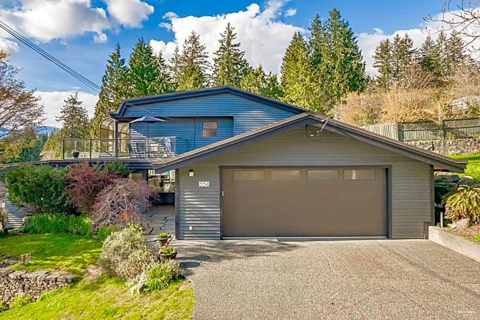 Seymour Private Bedroom, Ensuite Bathroom with Shared Pool, Hot Tub with Views