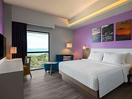 Deluxe King Room with Ocean View