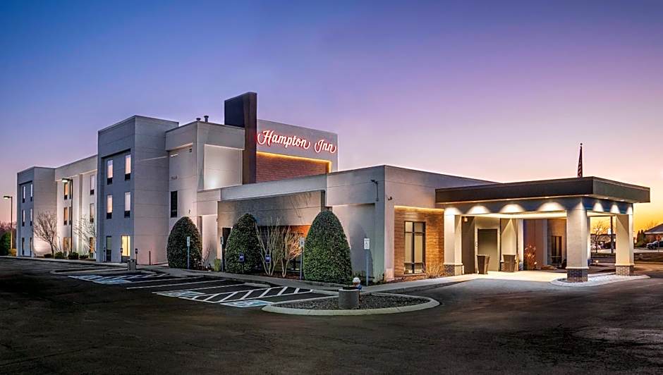 Photo 1 of 43 of Hampton Inn Springfield