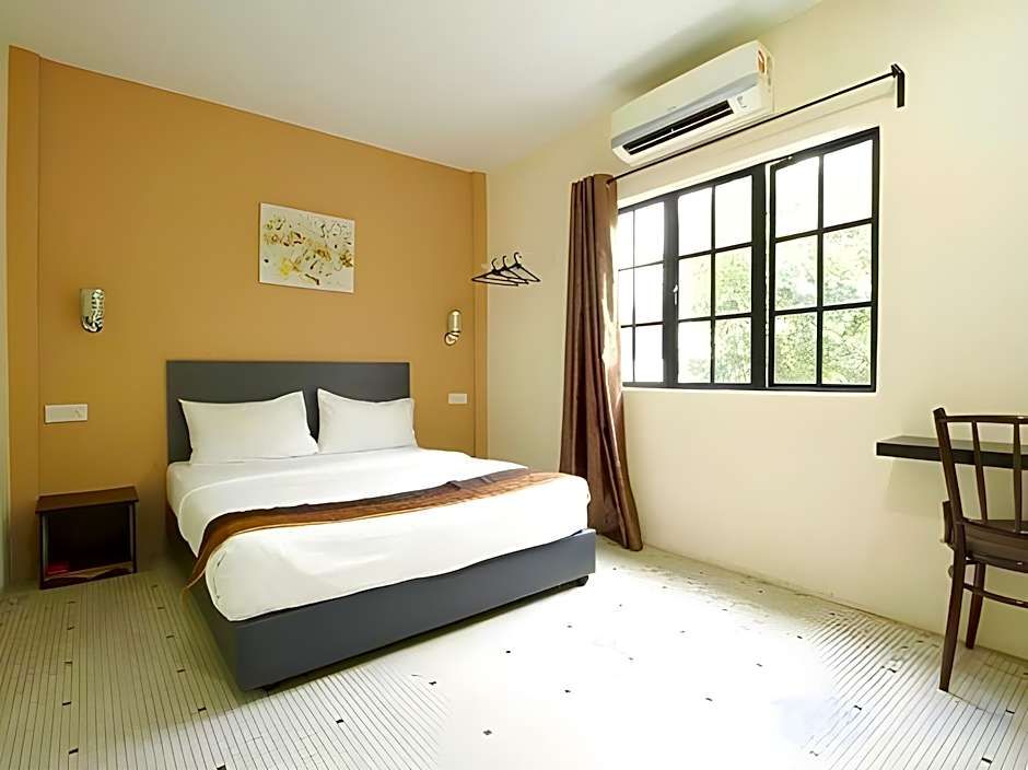 M S Hotel, Tengku Kelana KTM Klang