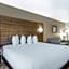Best Western Plus Grand Manor Inn