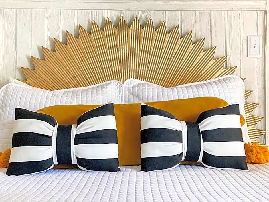 Marreros Guest Mansion - Adult Only