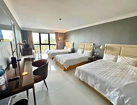 Triple Room with Partial Ocean View