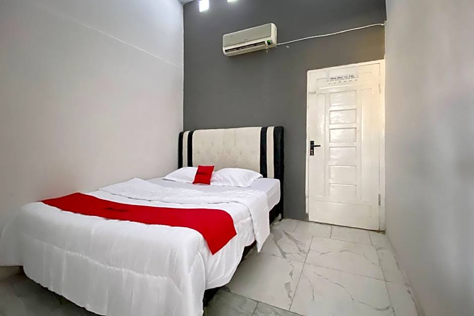 RedDoorz Syariah near RSU Sylvani Binjai