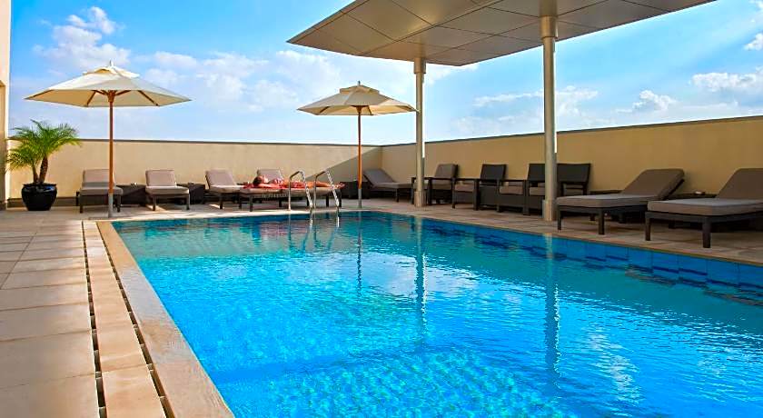 Centro Al Manhal by Rotana