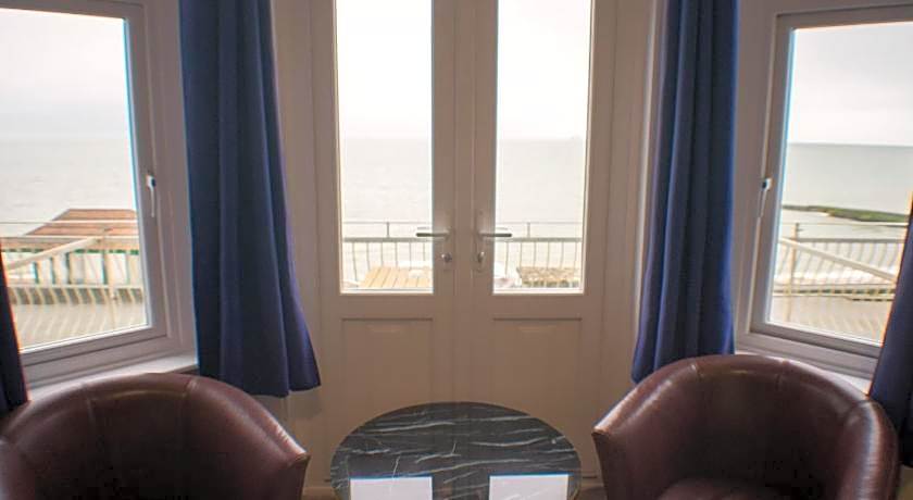 OYO Shanklin Beach Hotel
