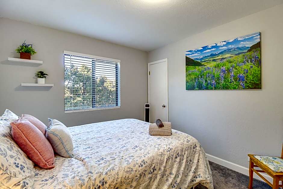 Eagar Vacation Rental Home with Spacious Deck!