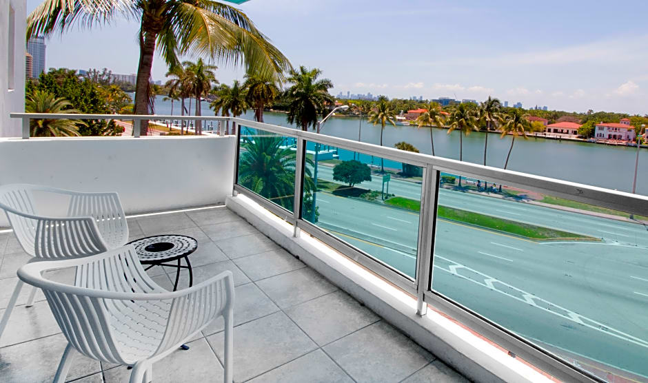 Seacoast Suites