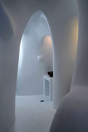 Suite with Balcony and Blue Domes View