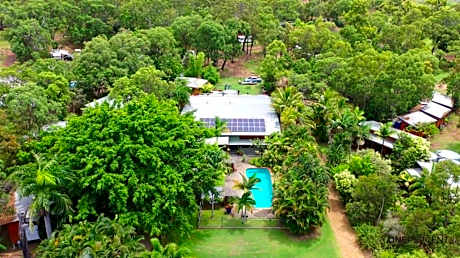 1770 Southern Cross Travellers Retreat