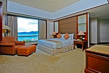 Family Escapade at The Pacific (Malaysians with MyPR Card Only) –  Executive Suite