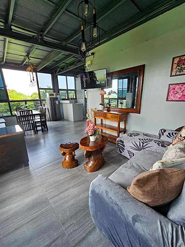 ASHBURN'S TRANSIENT Bauang La Union - BARKADA ROOM, LIMITED PARKING, SELF CHECK-IN, SELF SERVICE