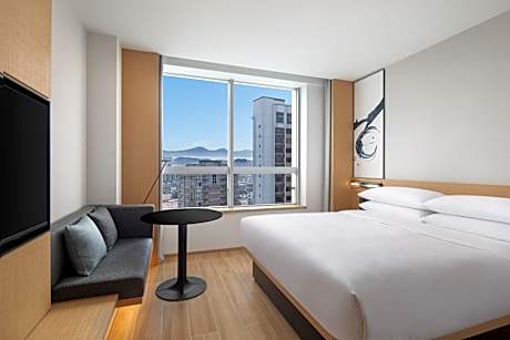Superior King, Guest room, 1 King, City view
