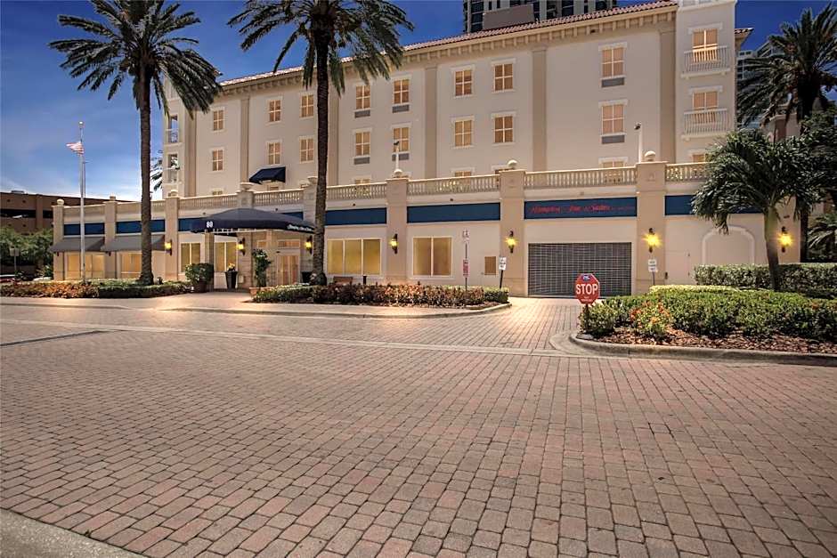Hampton Inn By Hilton & Suites St. Petersburg/Downtown