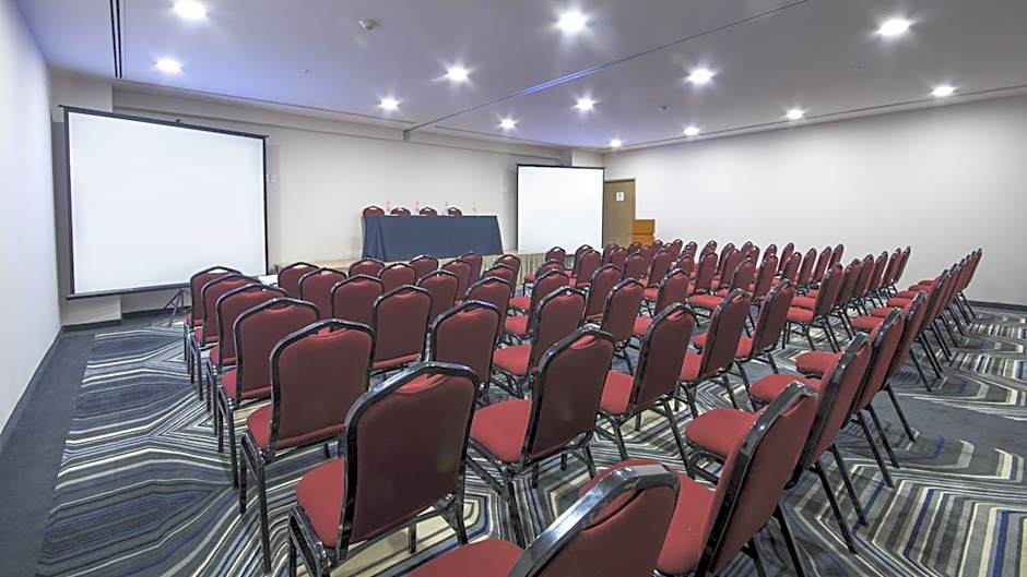 Holiday Inn Express Mexico - Toreo By IHG