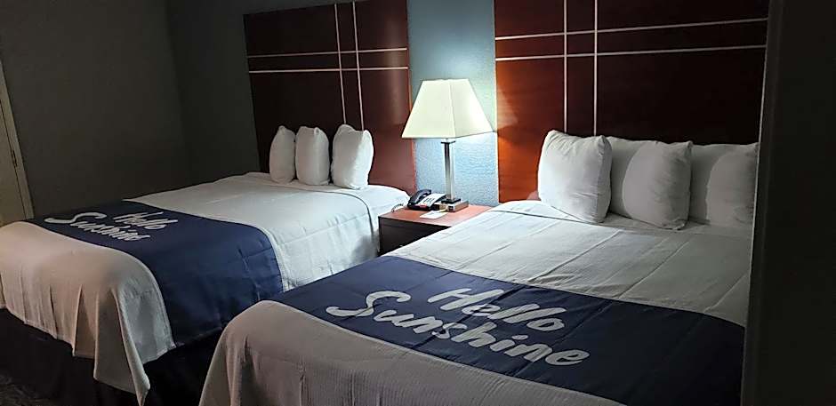 Days Inn by Wyndham Des Moines-West Clive