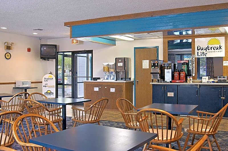 BridgePointe Inn & Suites