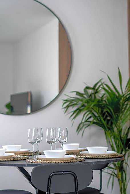 Durham, Free Parking, Central - Modern House