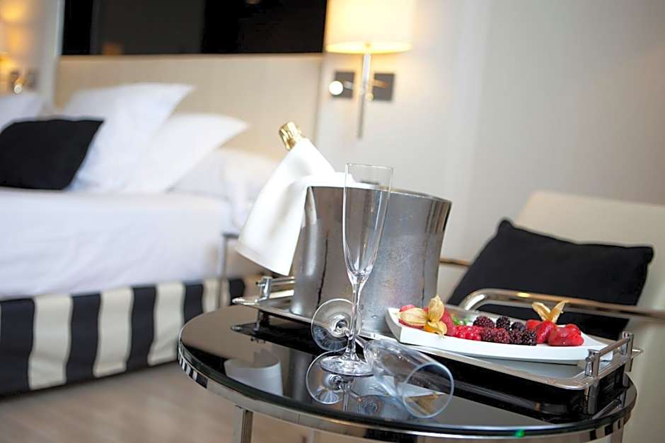 Hotel Maydrit Airport