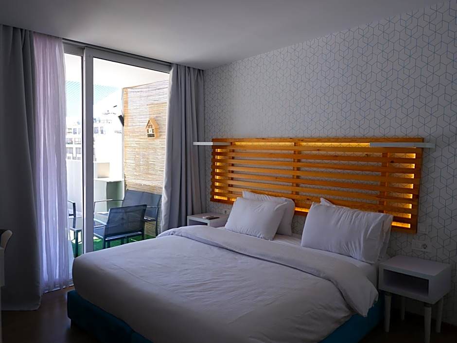 ATHENIAN MONTAZA HOTEL