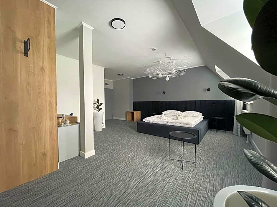 Hotel Made in Napoli by Siervo Międzybórz