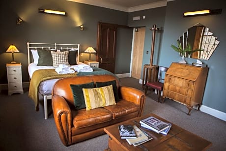 Junior Suite with Lake View