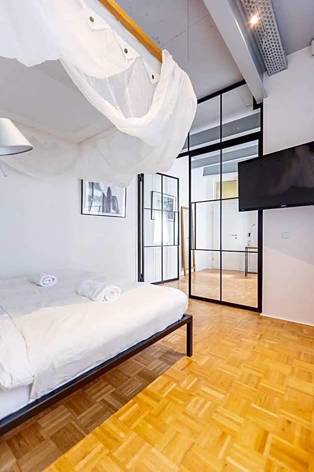 Green Residence Boutique Lofts & Villa am Park