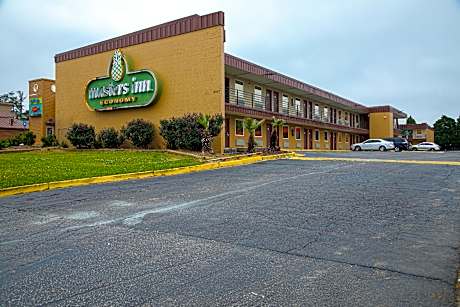 King Room - Non Smoking/Exterior Hall