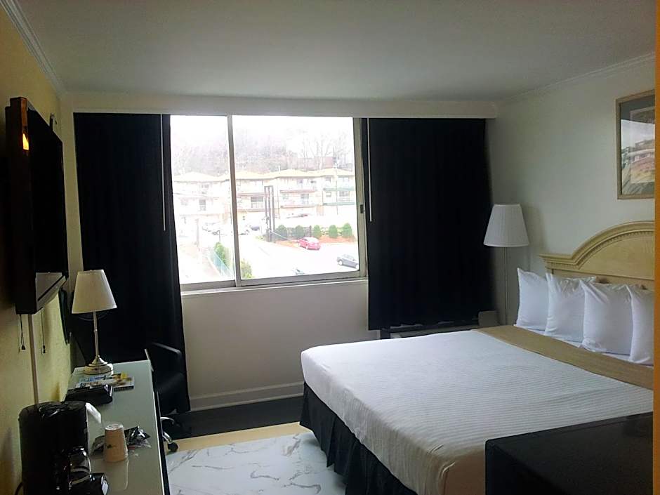 Ramada by Wyndham North Bergen