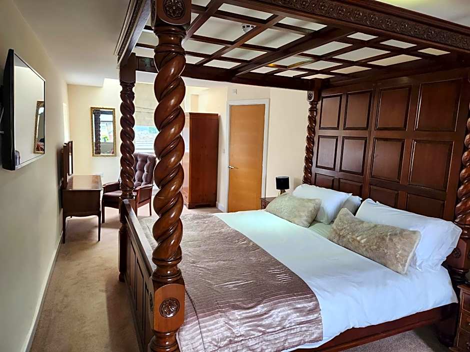 The Garden Bar Rooms