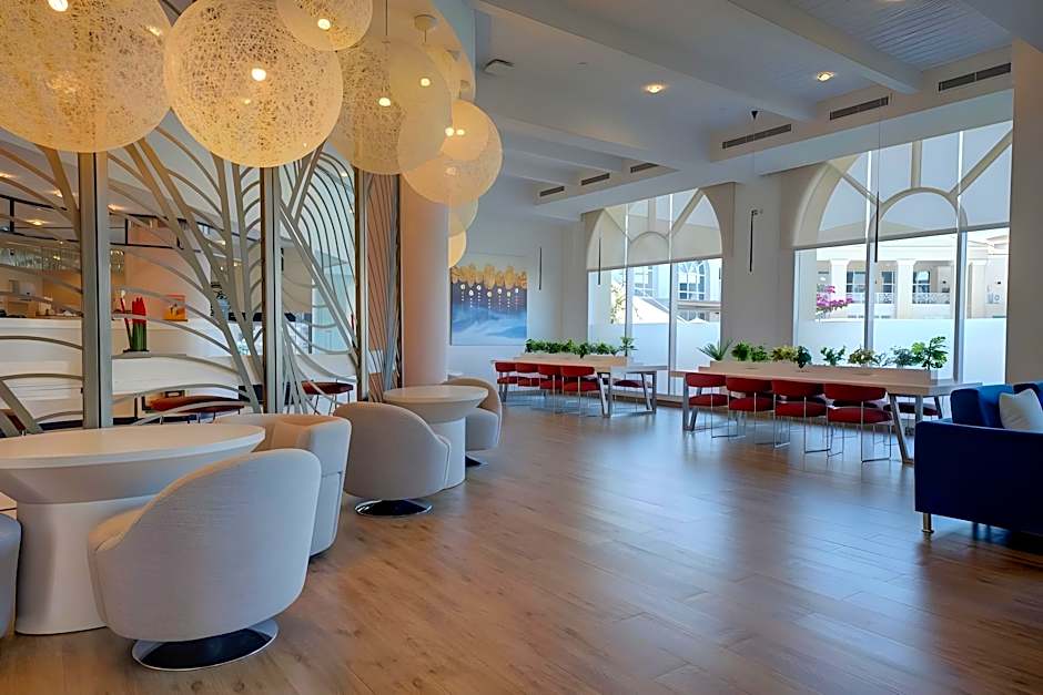 Millennium Lakeview Hotel