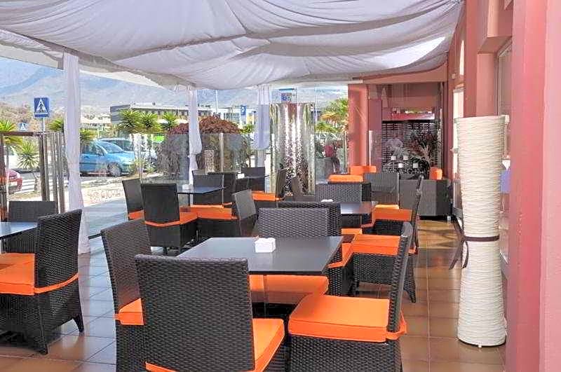 Marola Park Apartmentos