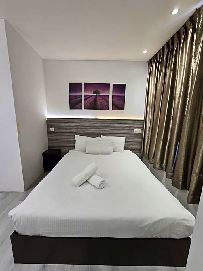 One Point Hotel