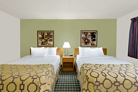 1 Queen Bed Studio Suite Non-Smoking