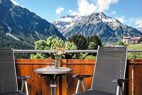 Suite with Mountain View