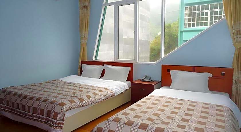 Ciao CatBa Hotel
