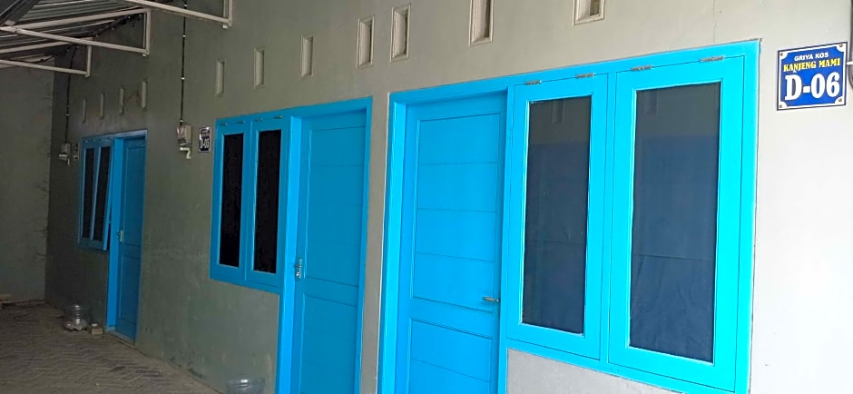 SPOT ON 93210 Griya Kos Kanjeng Mami Syariah