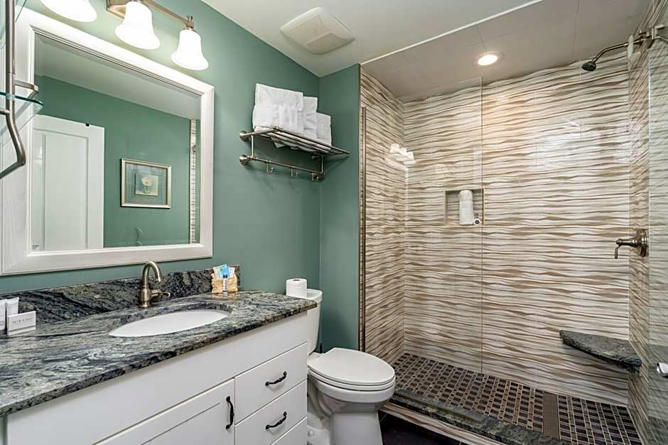 Harbour House at the Inn 212