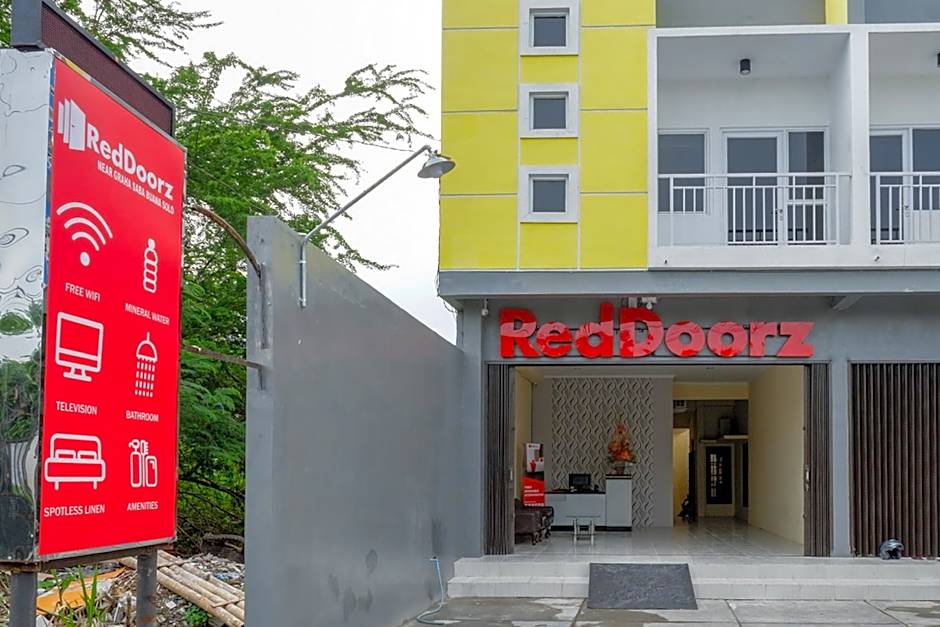 RedDoorz near Graha Saba Buana Solo