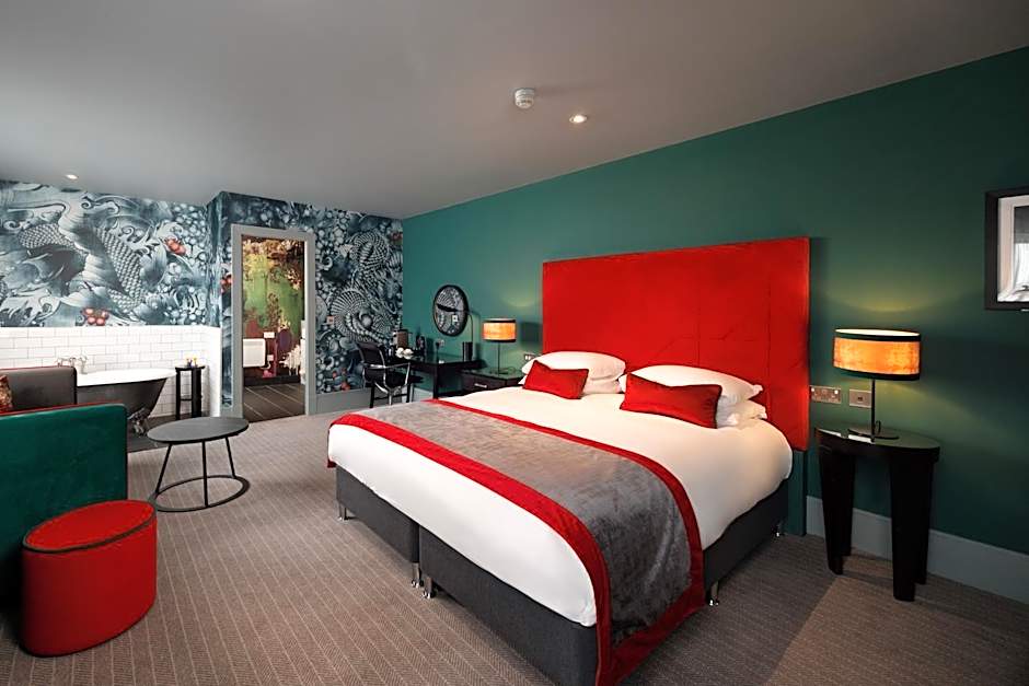 Photo 1 of 7 of Club Deluxe