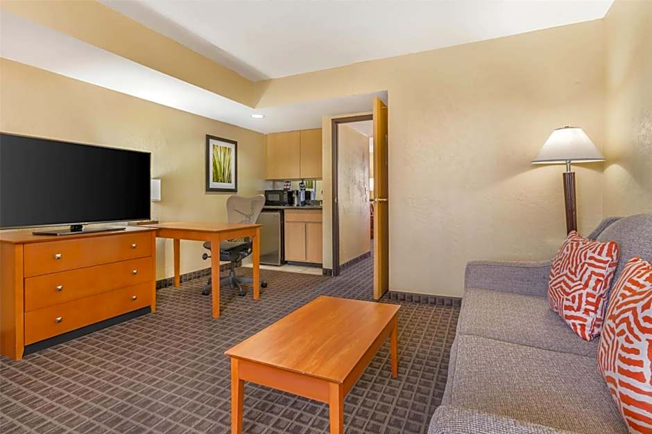 Best Western Plus Scottsdale Thunderbird Suites
