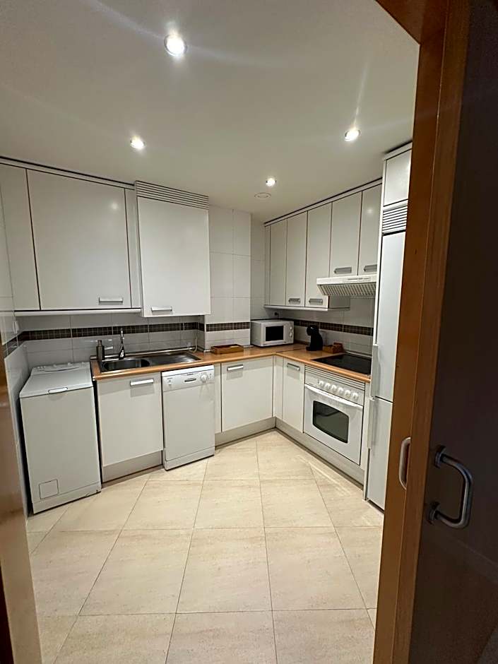 AT home Avenida del Ejercito