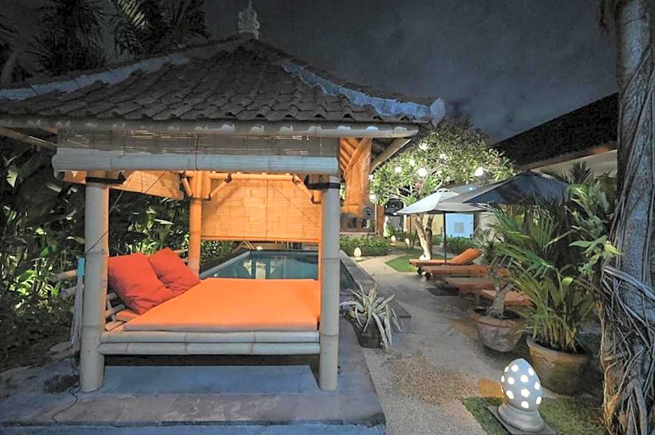 Tiga Naga Villa