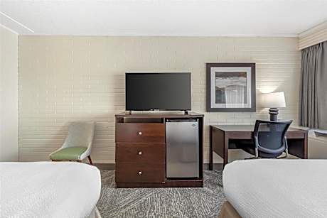 Queen Room with Two Queen Beds - Non-Smoking