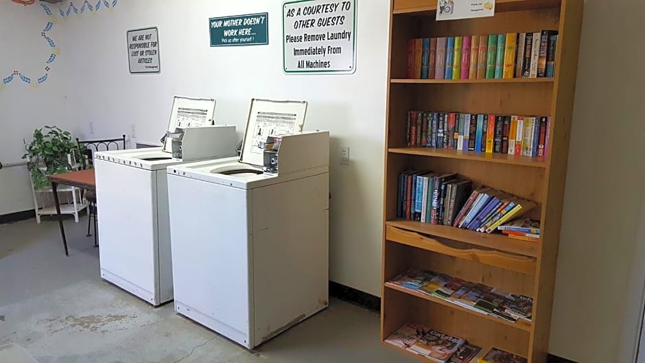 100 Mile Motel & RV Park