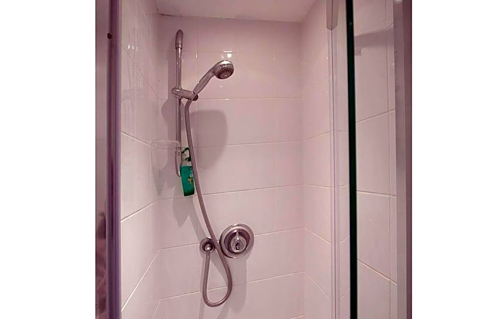 Abacus Bed and Breakfast, Blackwater, Hampshire