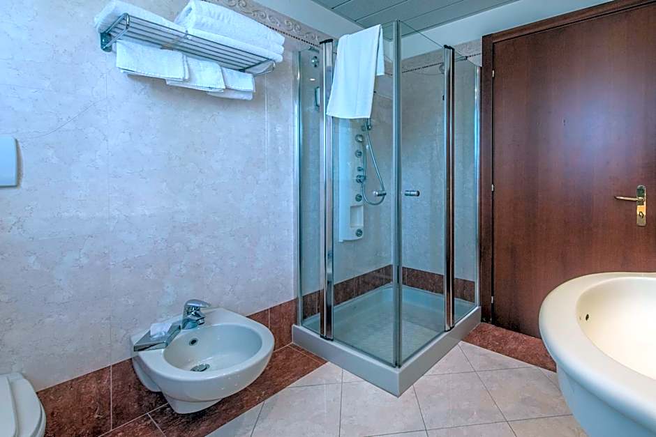 Admiral Hotel Villa Erme