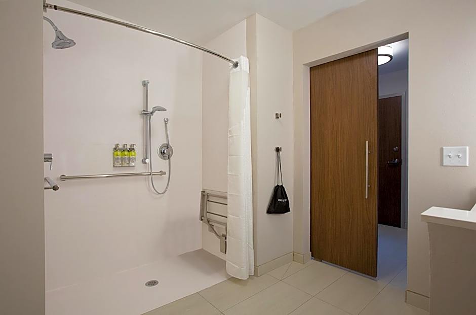 Holiday Inn Express And Suites Fayetteville South By IHG