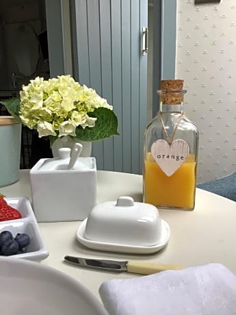 Waterside Cottage Bed and Breakfast